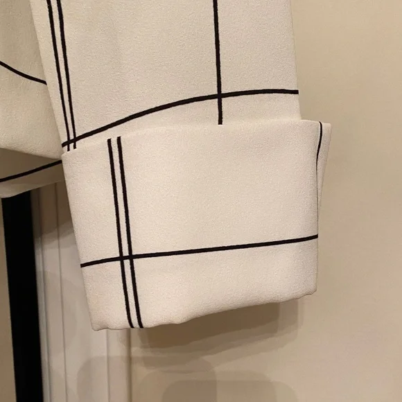 H&M White & Black Lined Plaid Blouse with Stand-up Collar - Picture 4 of 5